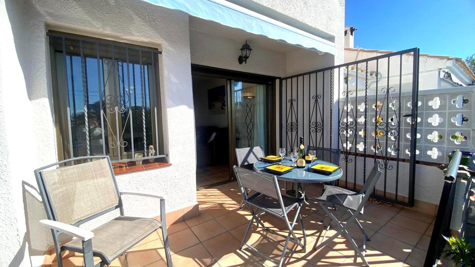 Bages Villa Roses Bagian luar foto