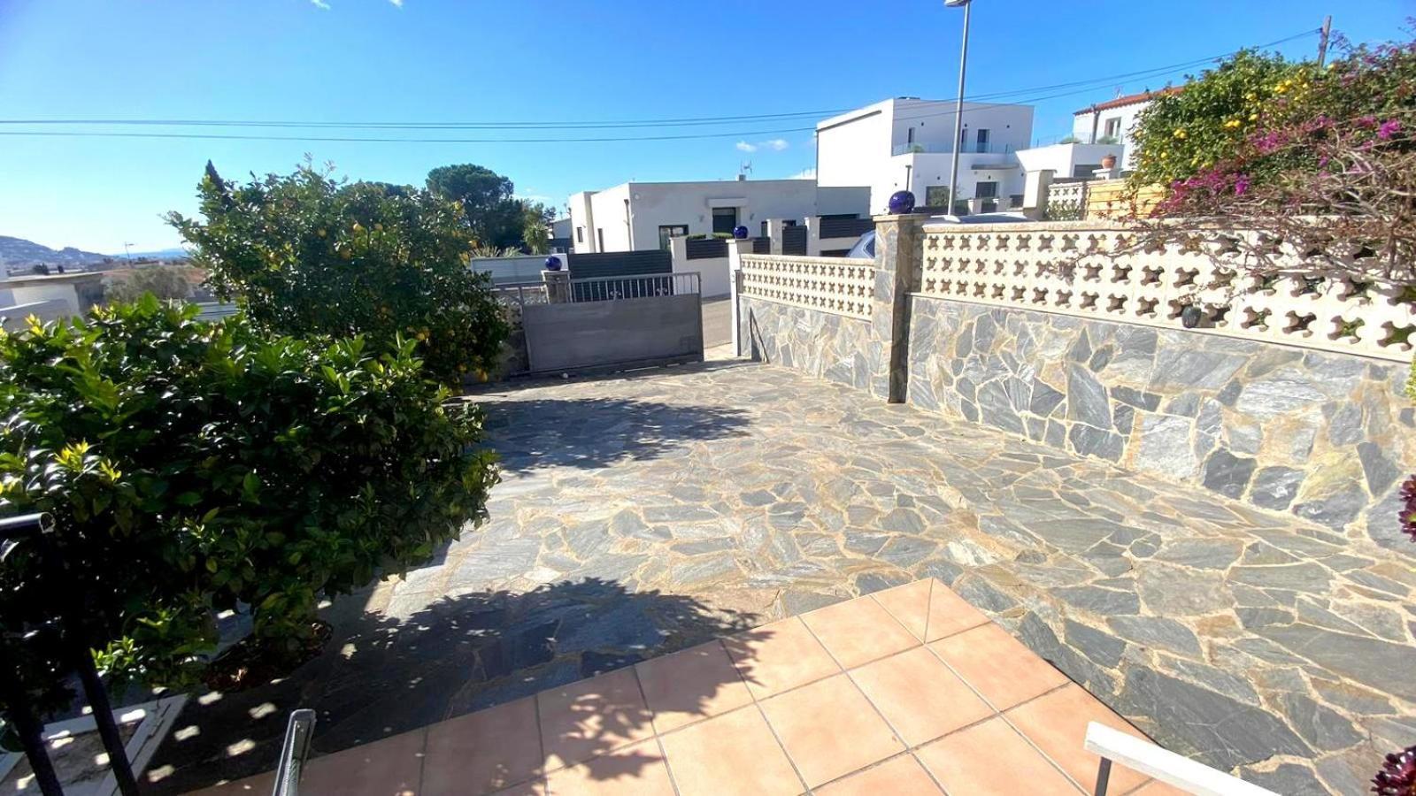 Bages Villa Roses Bagian luar foto