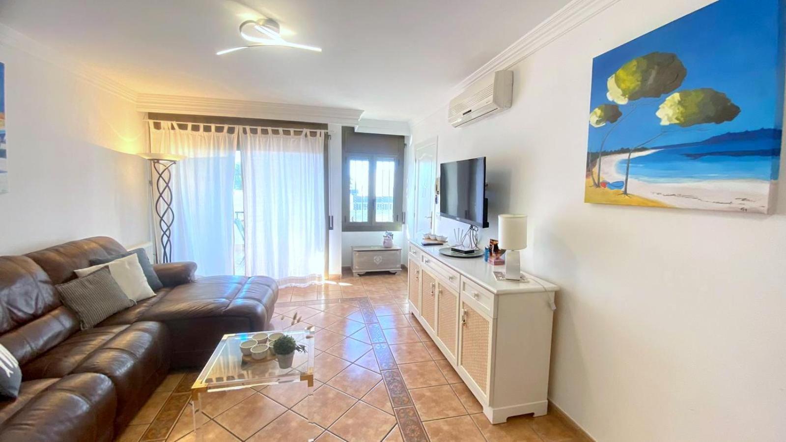 Bages Villa Roses Bagian luar foto