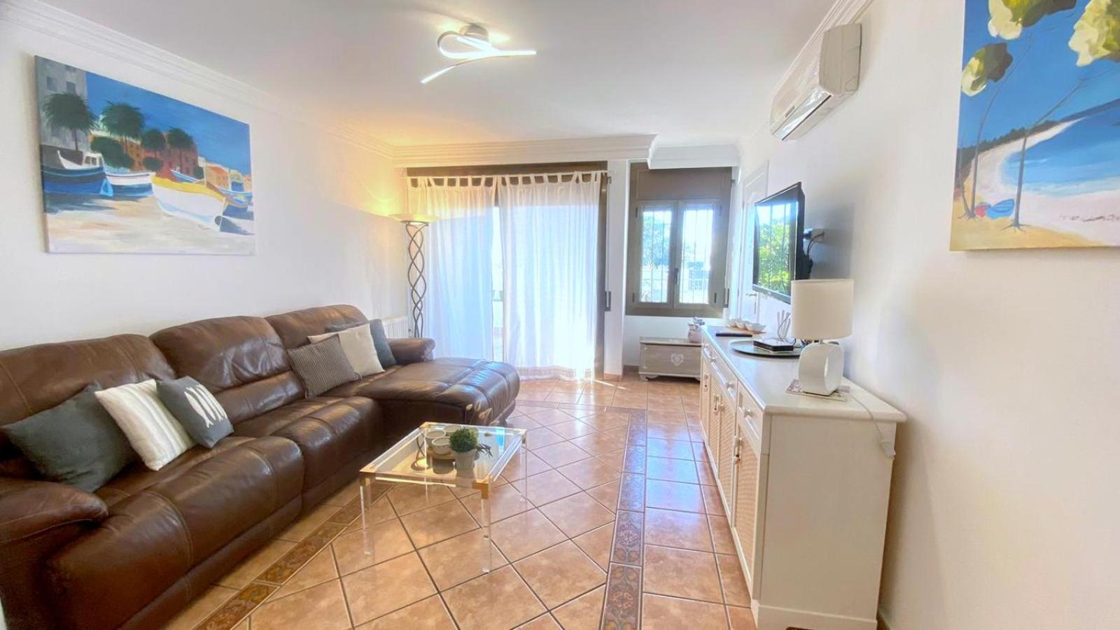 Bages Villa Roses Bagian luar foto
