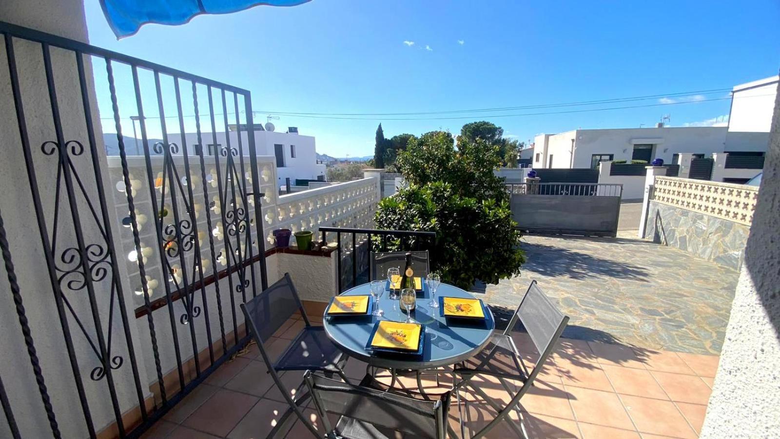 Bages Villa Roses Bagian luar foto