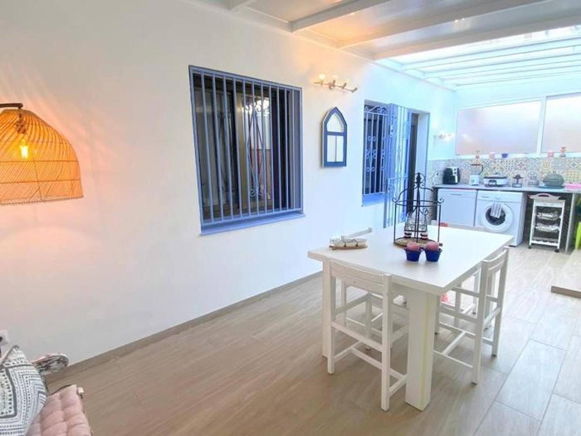 Bages Villa Roses Bagian luar foto