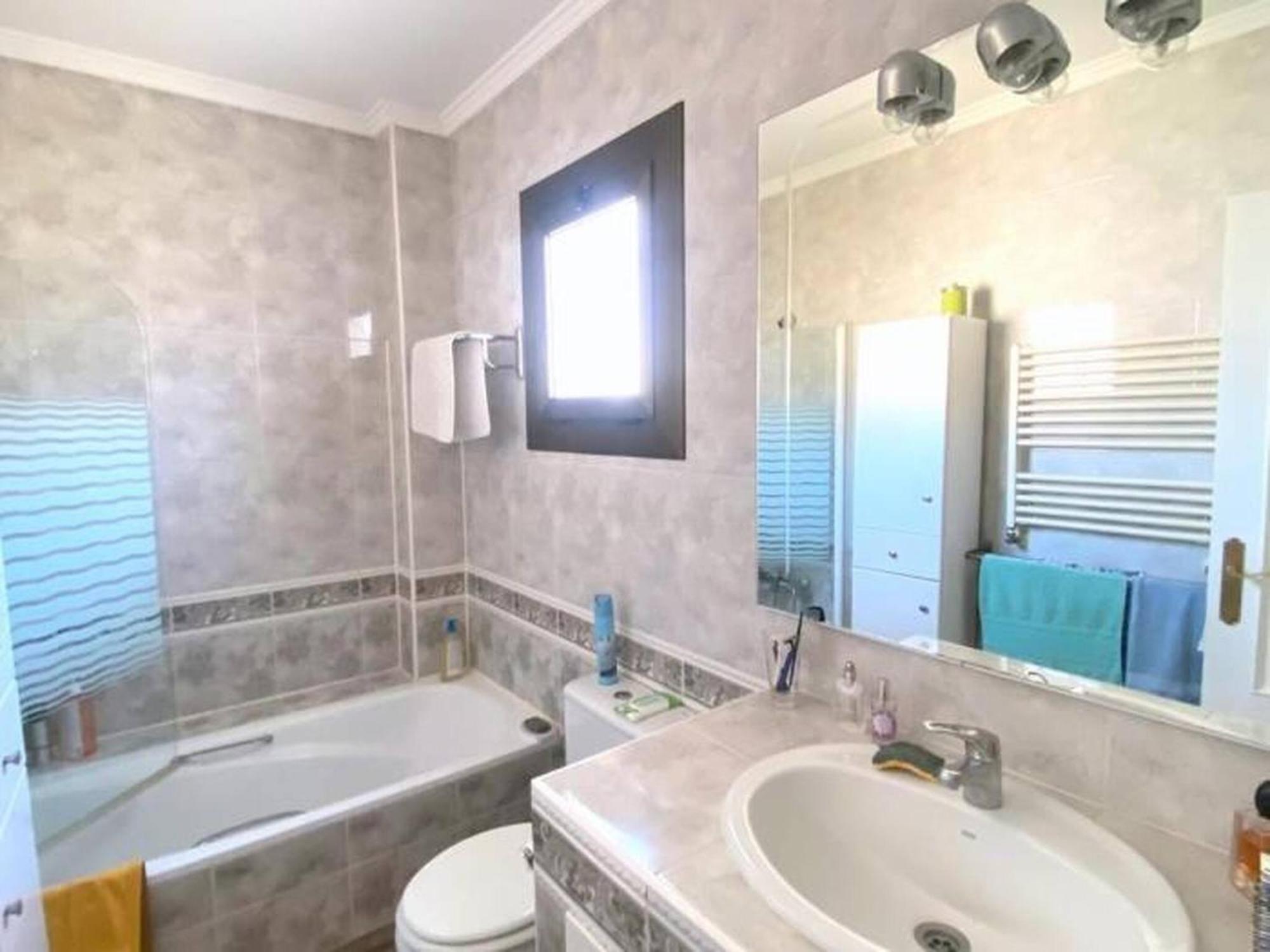 Bages Villa Roses Bagian luar foto