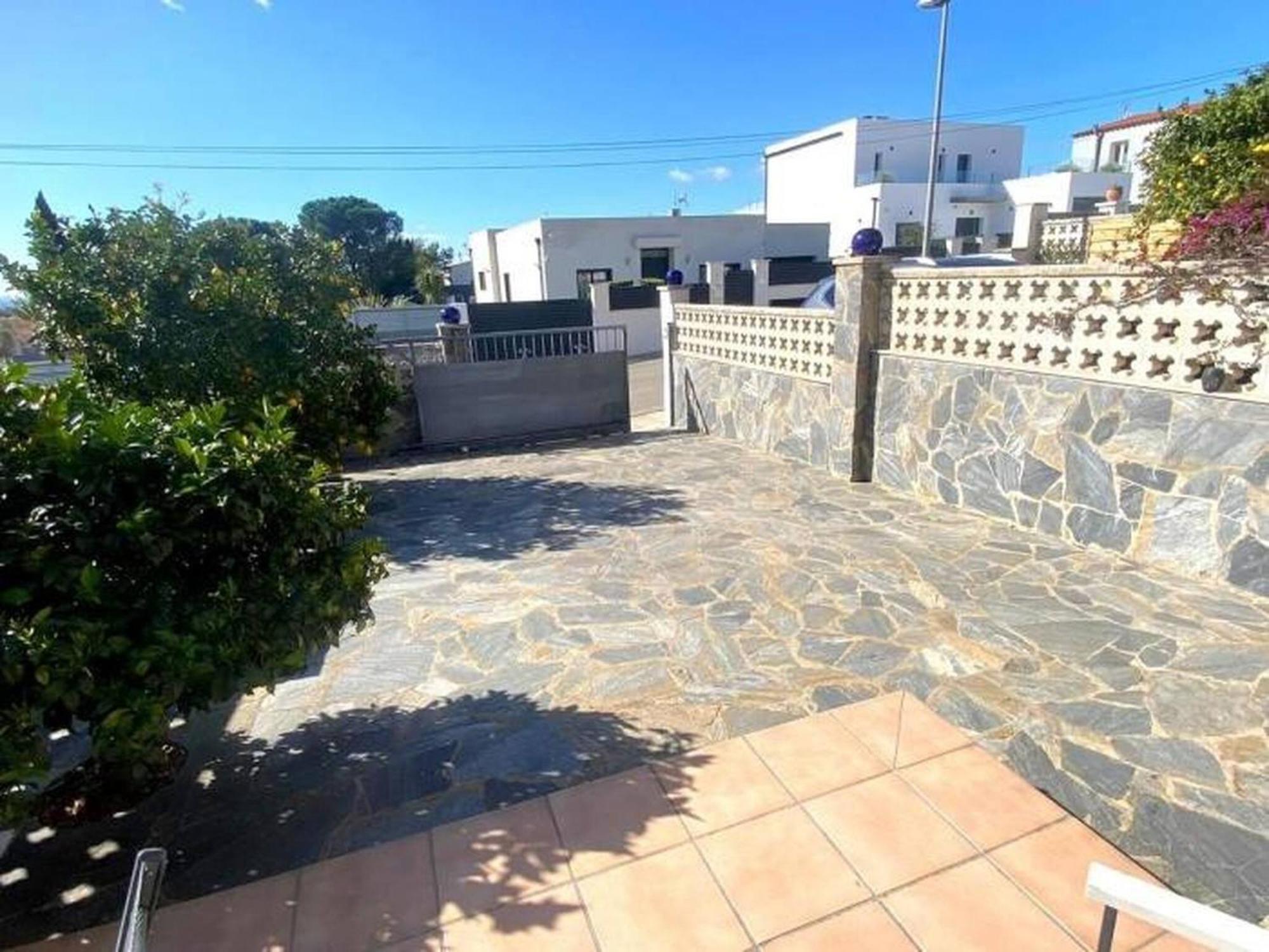 Bages Villa Roses Bagian luar foto