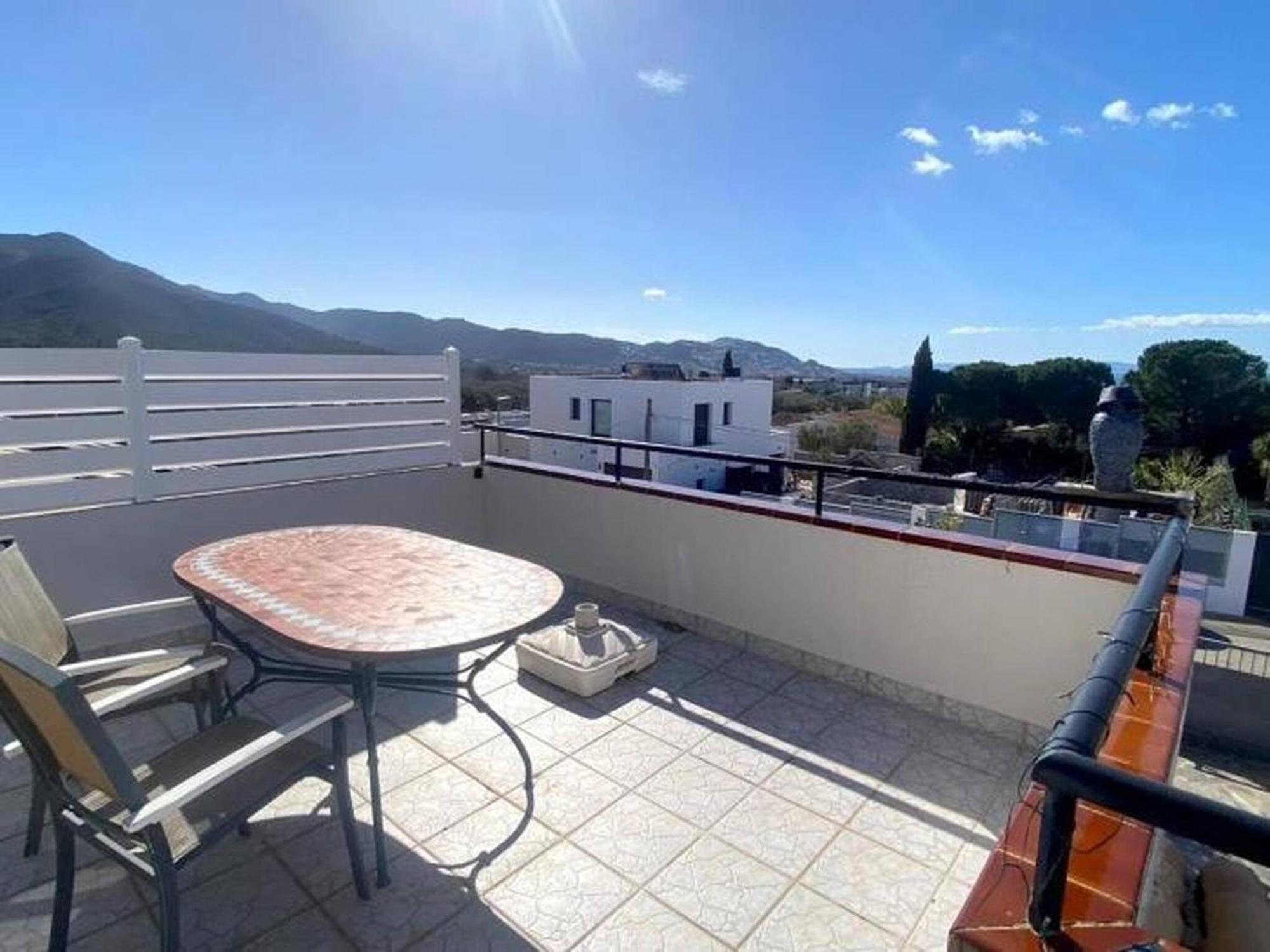 Bages Villa Roses Bagian luar foto